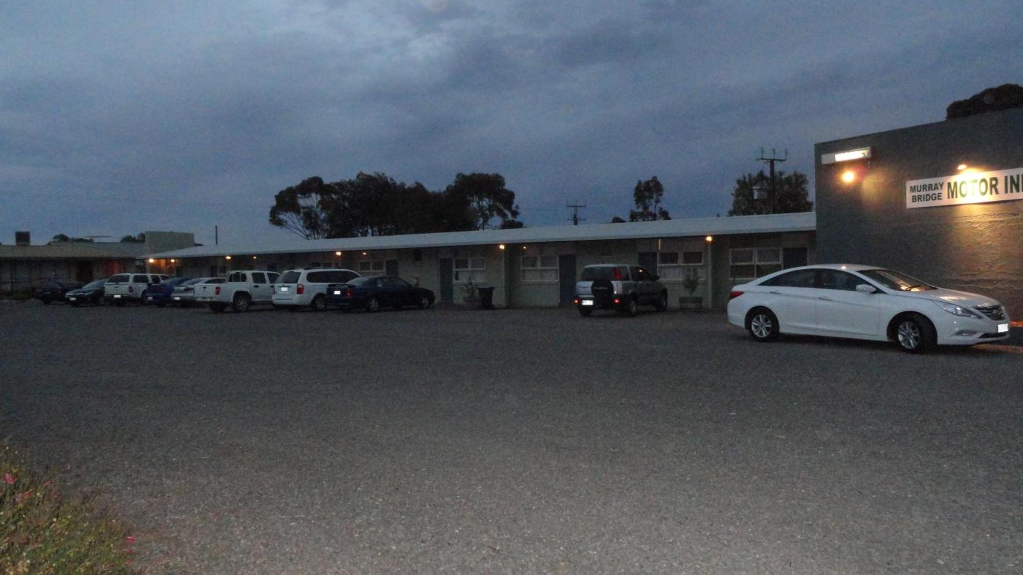 Murray Bridge Motor Inn Esterno foto